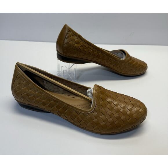 Naturalizer Shoes - Naturalizer Sandee Light Tan Lea Women’s Size 9 Wide Flats Slip On NWB